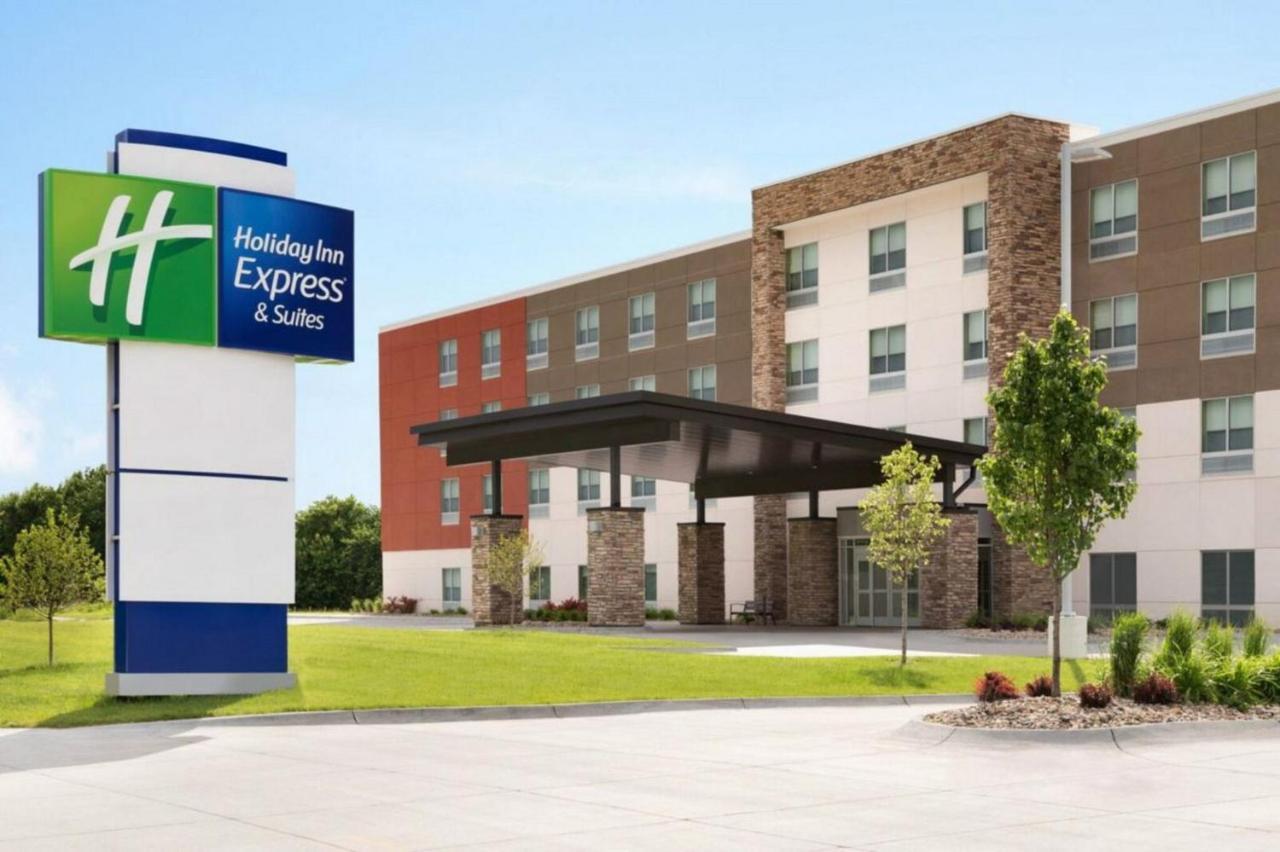 Holiday Inn Express & Suites Muskegon - Grand Haven By Ihg Exterior photo